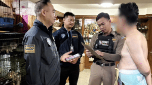 จับชายวัย 59 ปี ล่อลวงเด็กชายเร่ร่อน-ขายพวงมาลัย ทำอนาจารและแพร่คลิปลามก พร้อมเปิดโปงขบวนการขายคลิปอนาจารออนไลน์