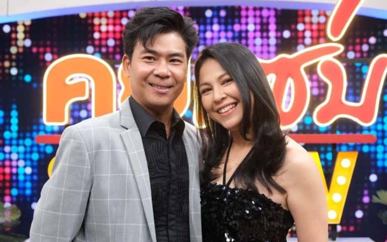 “28 ปีที่รอคอย! จอย ศิริลักษณ์ เปิดใจครั้งแรก ซุ่มแต่งงานนักดนตรีรักแรก – กอดครั้งเดียวรู้เลยว่านี่คือบ้าน”