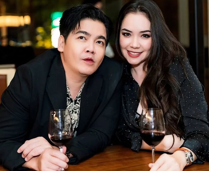 เมื่อ “มีเรียน” ลุกขึ้นปกป้อง “พีเค” จากชาวโซเชียล: บทเรียนแห่งความรักที่ต้องรับมือกับความเกลียดชังออนไลน์